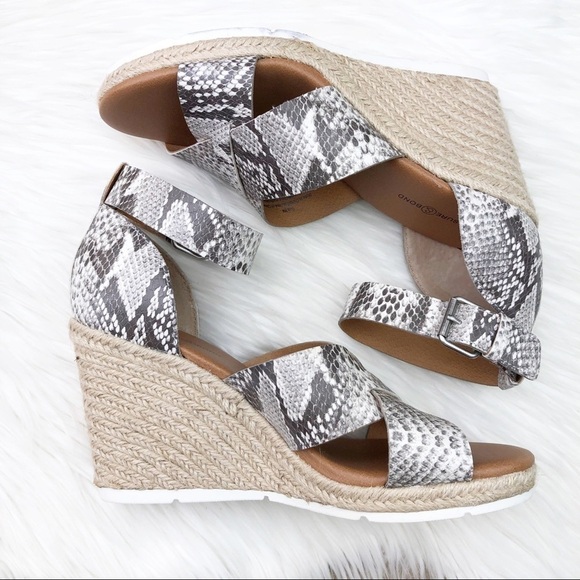 New Treasure and Bond Poppy Espadrille Wedges - Picture 7 of 11